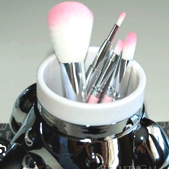 Hello Kitty 5 piece Brush 🖌️ Set NWT - Picture 2 of 12